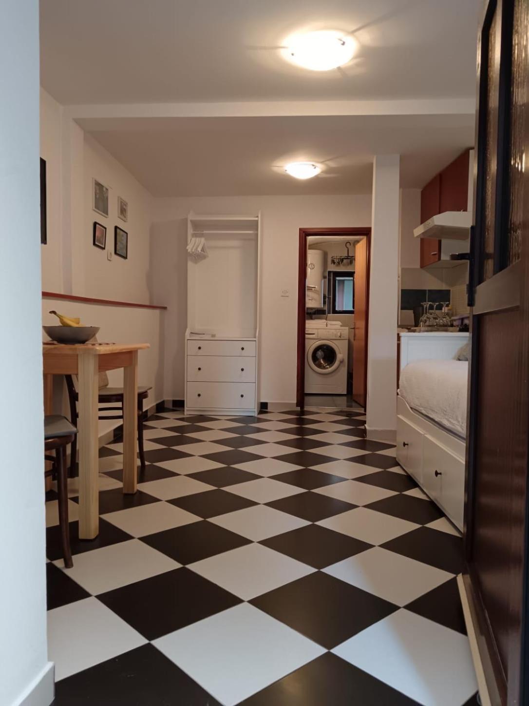 Lamar Cres Esterno foto